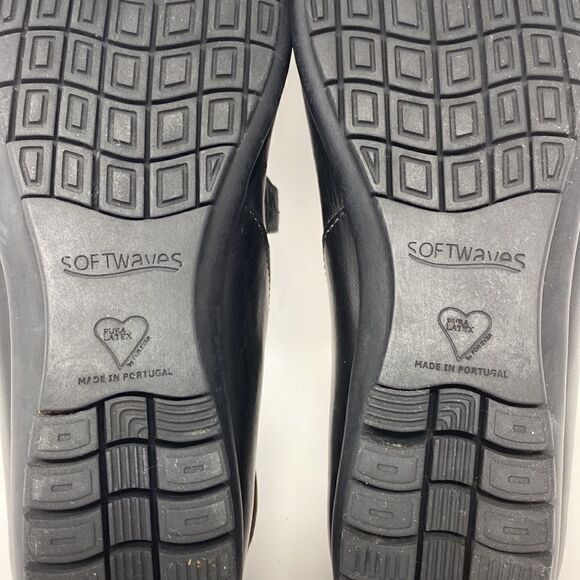 Softwaves Leather Criss Cross Straps Mary Jane Shoes - Picture 11 of 14